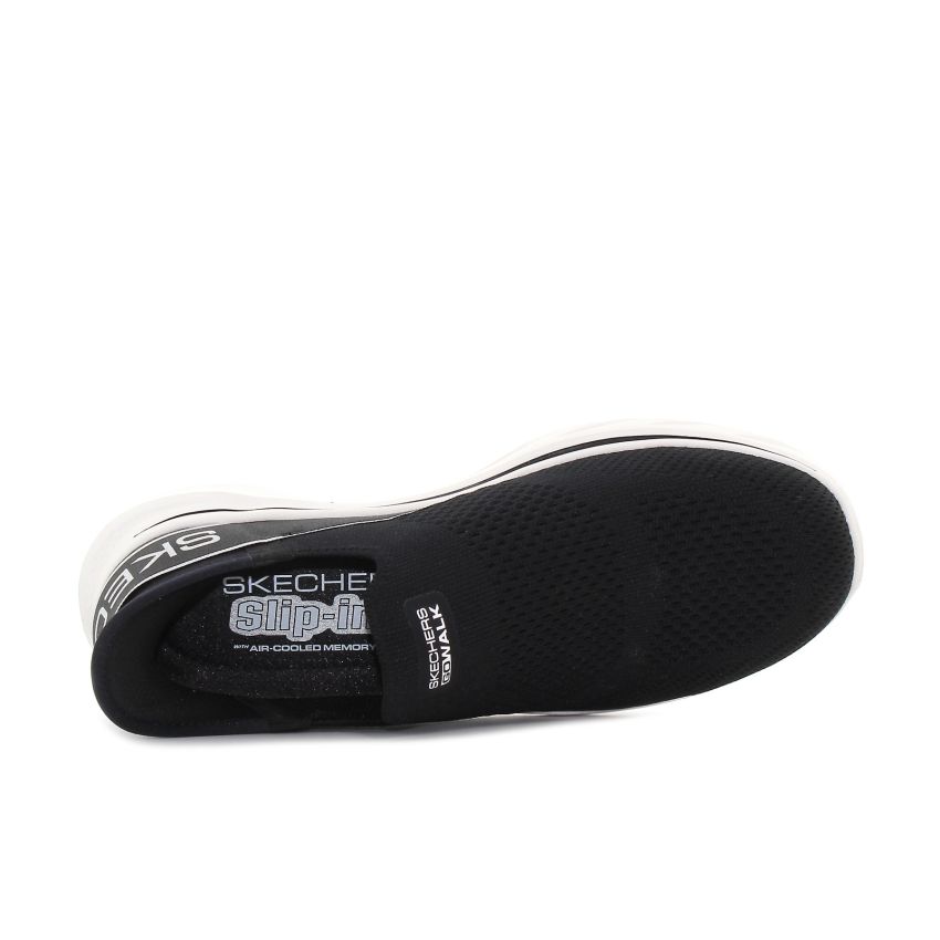 Skechers Slip-Ins - GO Walk 7 - Mia fekete női bebújós cipő