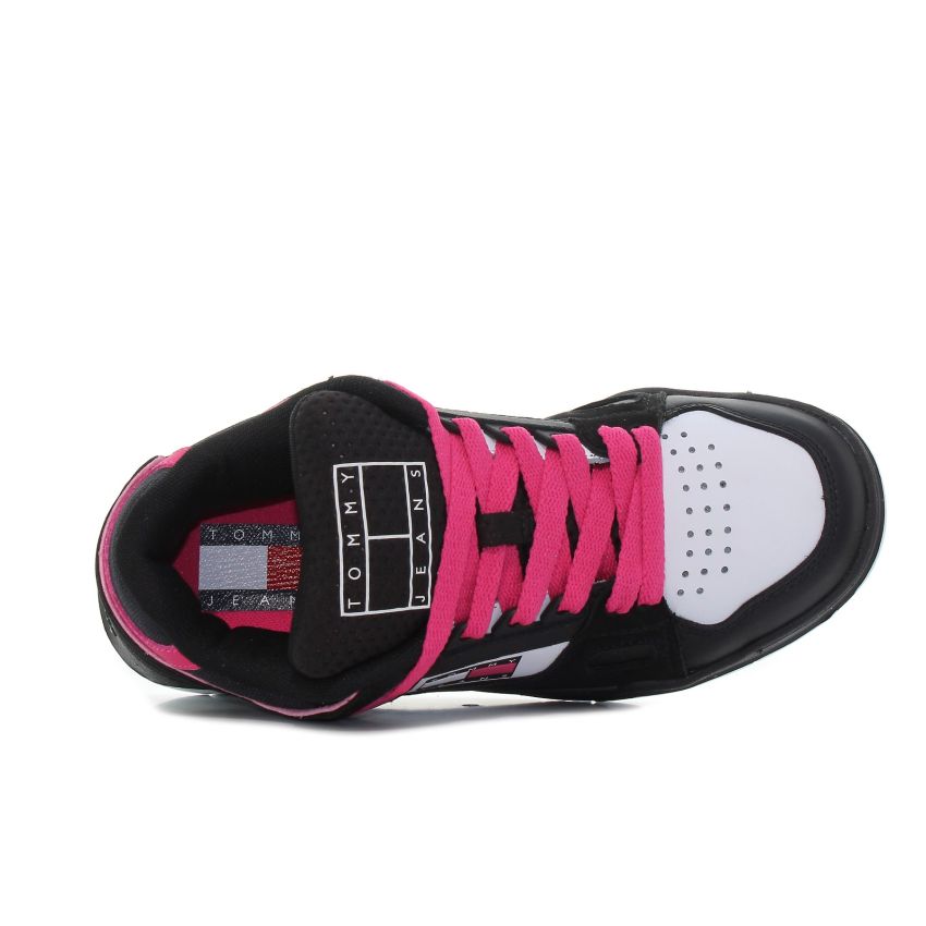 Tommy - Hilfiger Wmn Skate Low EN0EN02053-0GJ fekete női utcai cipő sneaker