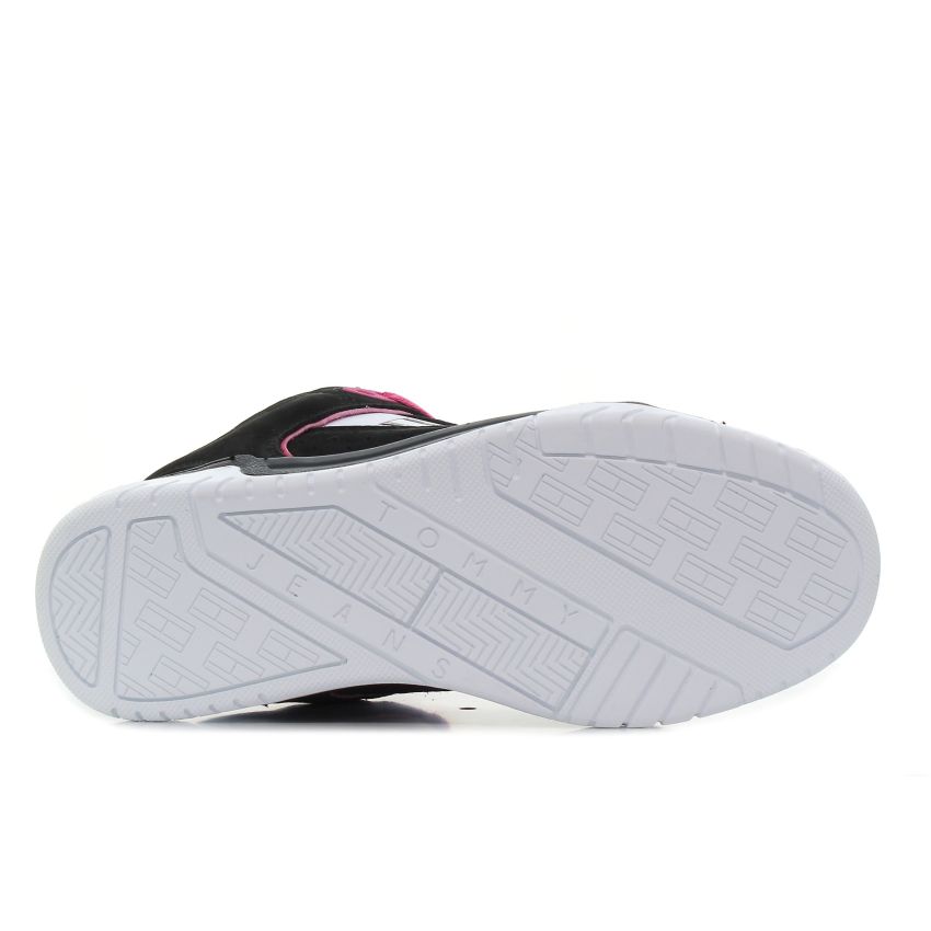Tommy - Hilfiger Wmn Skate Low EN0EN02053-0GJ fekete női utcai cipő sneaker